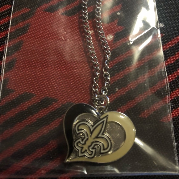 🍒5/$25🍒Saints necklace - Picture 1 of 3